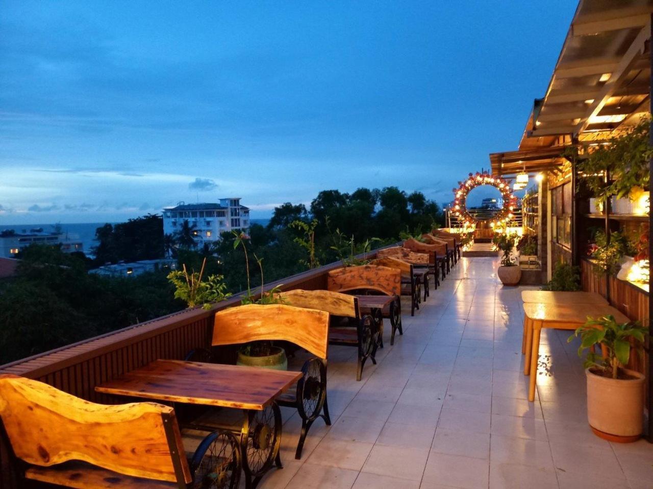 T&T Hotel And Spa Дуонг-Донг Экстерьер фото