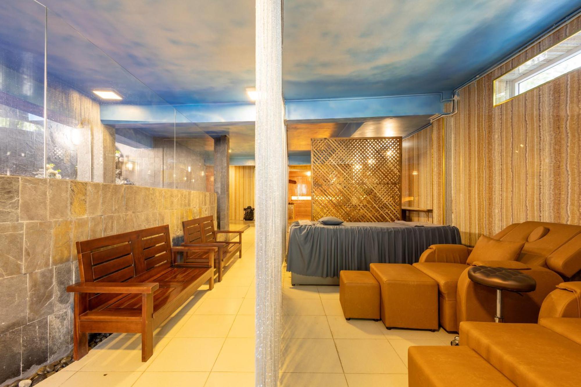 T&T Hotel And Spa Дуонг-Донг Экстерьер фото