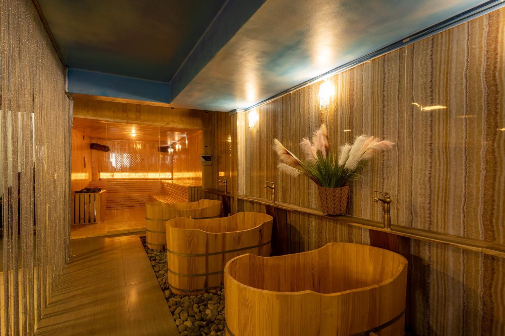 T&T Hotel And Spa Дуонг-Донг Экстерьер фото